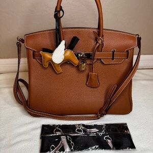 Brown leather handbag with gold colored hardware 30cm Luxury without the price!